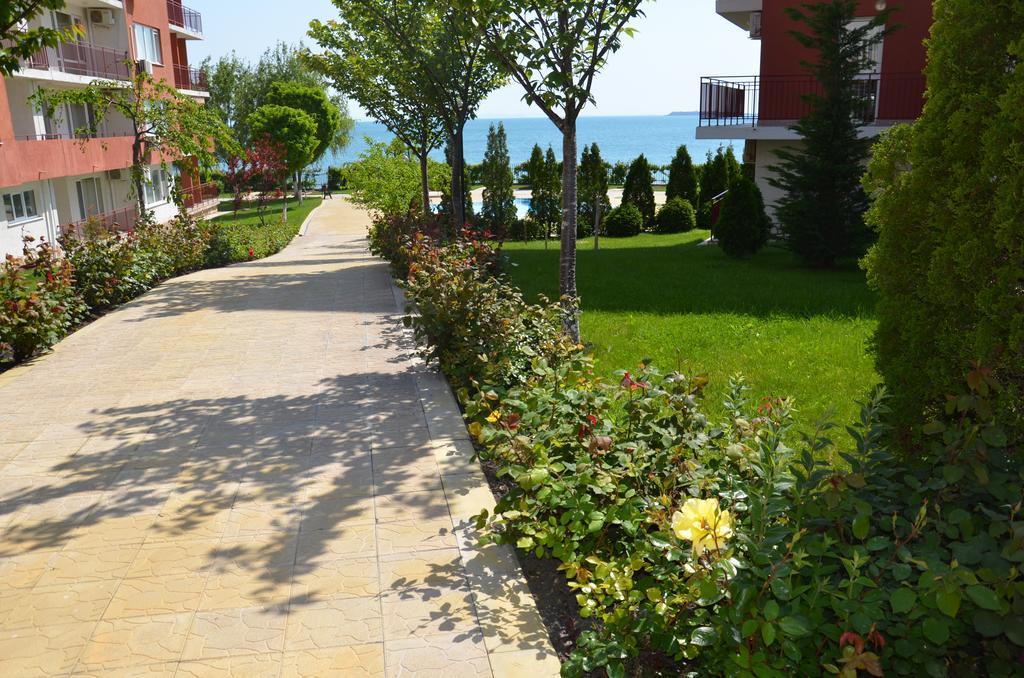 Single Private Apartments In Marina View Fort Beach Sveti Vlas Exterior photo