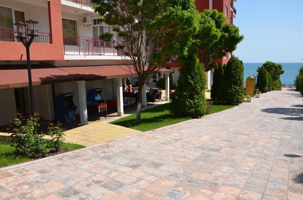 Single Private Apartments In Marina View Fort Beach Sveti Vlas Exterior photo
